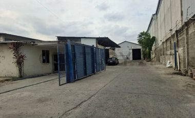 Se Alquila Bodega con ofcinas y patio para maniobras, via a Daule, KariG