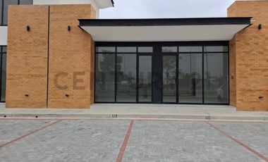 Local comercial en Plaza Savali, Km 4.5 via a Salitre - KariG