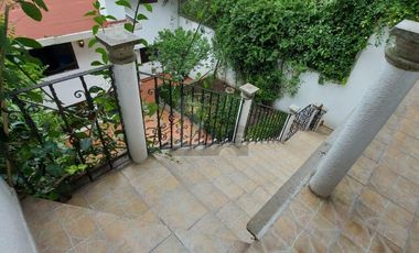 CASA EN LOMAS DE LA HERRADURA