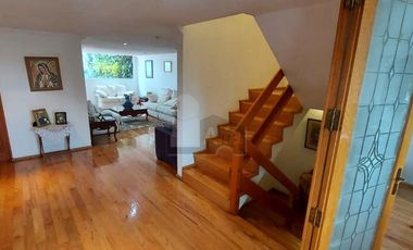 CASA EN LOMAS DE LA HERRADURA