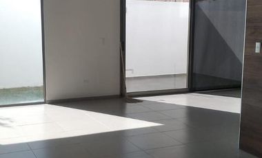 CASA EN VENTA EN CONDOMINIO RESIDENCIAL PUNTA DORADA AL PONIENTE DE AGS.