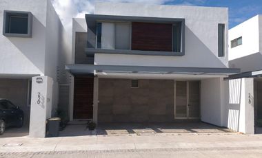 CASA EN VENTA EN CONDOMINIO RESIDENCIAL PUNTA DORADA AL PONIENTE DE AGS.