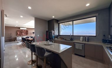 Casa en Venta, San Luis Potosi, Majestuosa Residencia en Club de Golf La Loma, recamara en planta baja