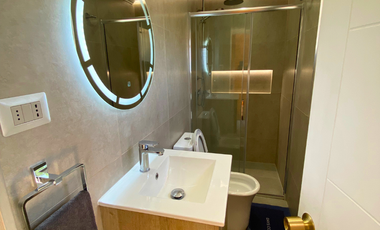 CASA CON 6D, 3B, 3E, Y ADICIONAL UN DEPTO