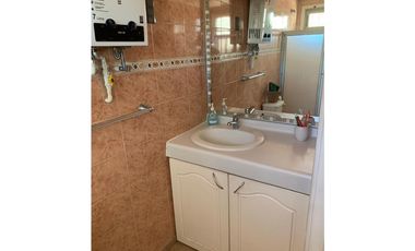 Cómoda casa amoblada, condominio privado Consistorial 