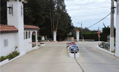 Cómoda casa amoblada, condominio privado Consistorial 