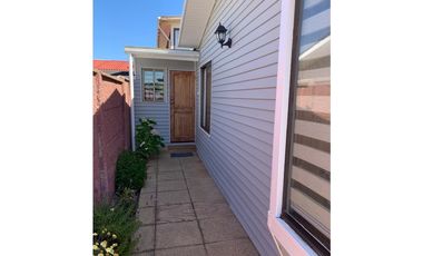 Cómoda casa amoblada, condominio privado Consistorial 