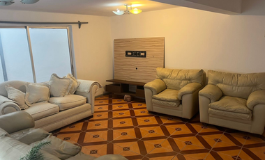 CÓMODA, LUMINOSA Y BIEN UBICADA