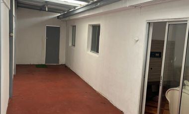 CÓMODA, LUMINOSA Y BIEN UBICADA