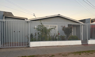 CÓMODA, LUMINOSA Y BIEN UBICADA