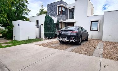 Casa en Arriendo en PORTAL STA MARIA I