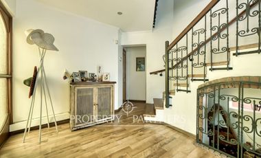 La Reina alta. Excelente ubicacion.