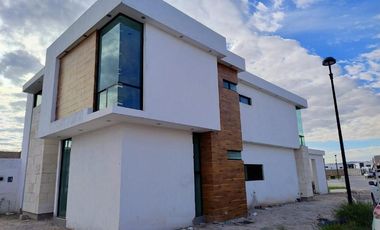 CASA EN VENTA EN FRACCIONAMIENTO LOS VIÑEDOS, TORREON COAHUILA