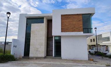 CASA EN VENTA EN FRACCIONAMIENTO LOS VIÑEDOS, TORREON COAHUILA
