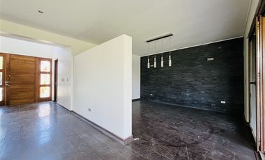 Casa en Arriendo en Colegio Lyncon