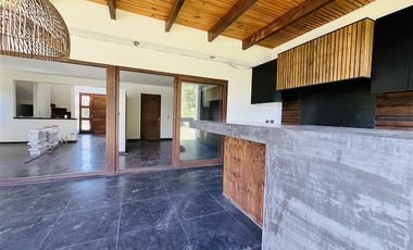 Casa en Arriendo en Colegio Lyncon