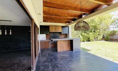 Casa en Arriendo en Colegio Lyncon