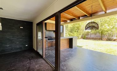 Casa en Arriendo en Colegio Lyncon