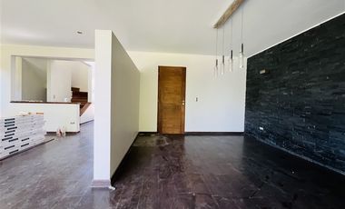 Casa en Arriendo en Colegio Lyncon