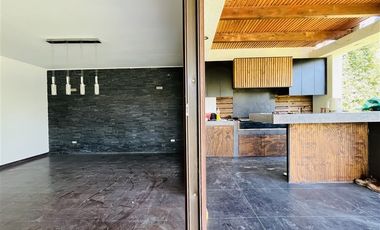 Casa en Arriendo en Colegio Lyncon