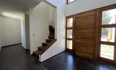 Casa en Arriendo en Colegio Lyncon