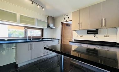 Casa en Arriendo en Colegio Lyncon