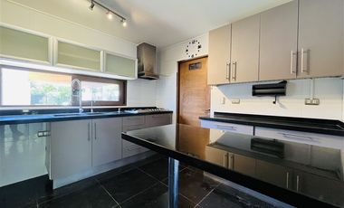 Casa en Arriendo en Colegio Lyncon