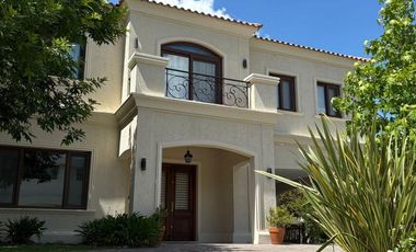 Casa de 5 dormitorios en Venta