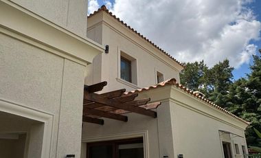 Casa de 5 dormitorios en Venta