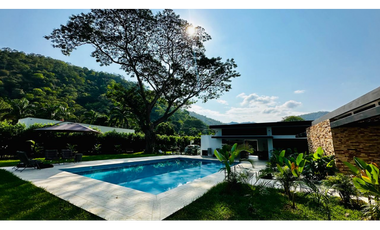 Casa campestre piscina privada  condominio Sopetran