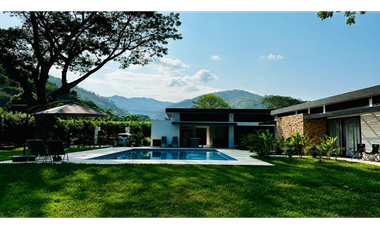 Casa campestre piscina privada  condominio Sopetran