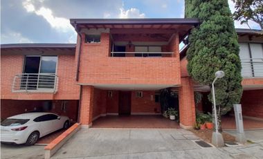 Casa en Arriendo en Envigado Loma del Escobero