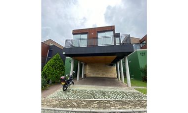 Casa  en  Arriendo Envigado Loma de Zuñiga