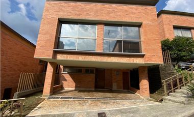 Casa en Arriendo en Sabaneta Aves Maria