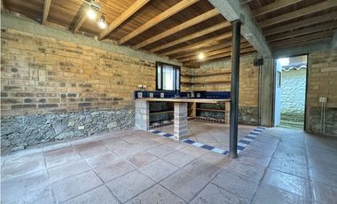 RENTA DE CASA CAMPESTRE  EN ENVIGADO SECTOR LOMA EL ATRAVESADO