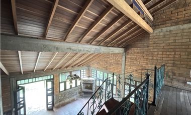 RENTA DE CASA CAMPESTRE  EN ENVIGADO SECTOR LOMA EL ATRAVESADO