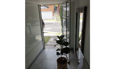 CASA PARA ARRIENDO ENVIGADO SAN LUCAS