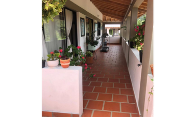 Casa finca en Guarne con acceso por la autopista a 3 minutos