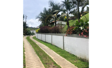 Casa finca en Guarne con acceso por la autopista a 3 minutos