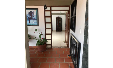 Casa finca en Guarne con acceso por la autopista a 3 minutos