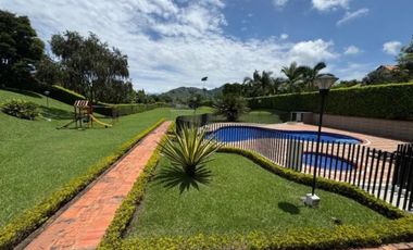 🌿 Renta Casa Campestre en Condominio, Combia