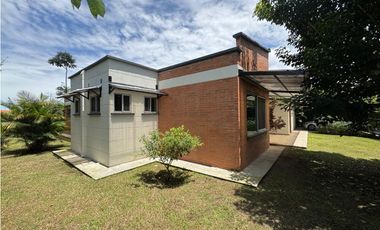 🌿 Renta Casa Campestre en Condominio, Combia