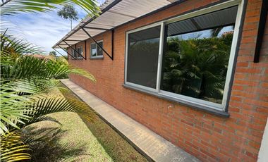 🌿 Renta Casa Campestre en Condominio, Combia
