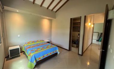 🌿 Renta Casa Campestre en Condominio, Combia