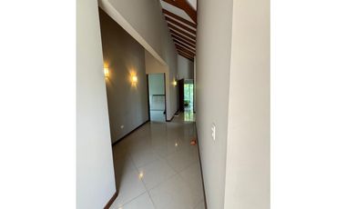 🌿 Renta Casa Campestre en Condominio, Combia