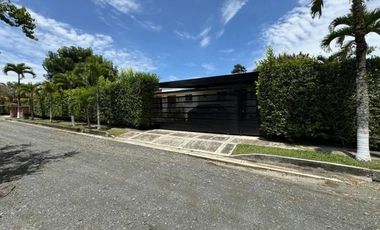 🌿 Renta Casa Campestre en Condominio, Combia