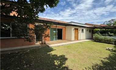 🌿 Renta Casa Campestre en Condominio, Combia