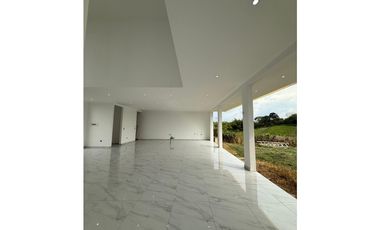 CASA CAMPESTRE PARA TERMINAR A TU GUSTO – A 3 MINUTOS DE ALCAL ✨