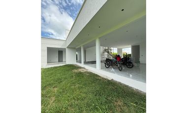 CASA CAMPESTRE PARA TERMINAR A TU GUSTO – A 3 MINUTOS DE ALCAL ✨