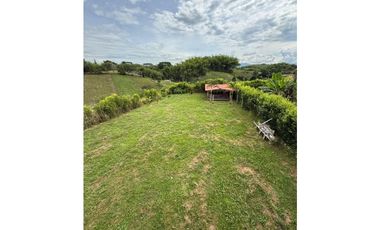 CASA CAMPESTRE PARA TERMINAR A TU GUSTO – A 3 MINUTOS DE ALCAL ✨